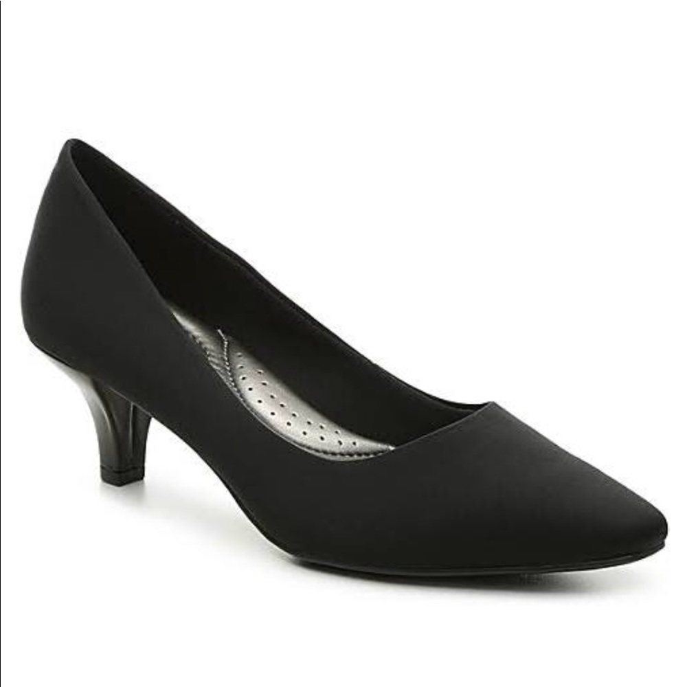 Abella Judith Pumps in Black.
